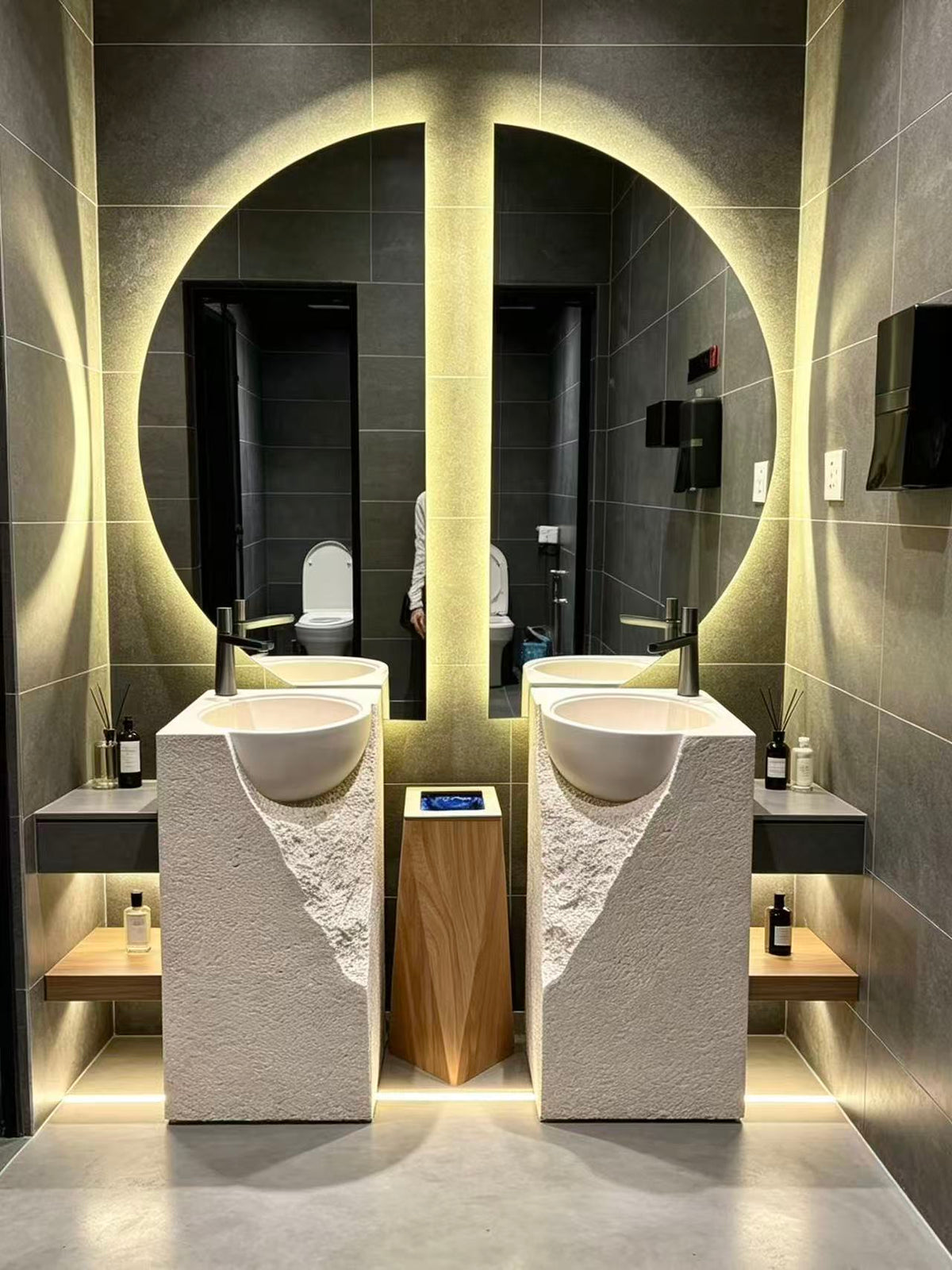 Chiseled Rock Pedestal Sink | V Texture Square Freestanding Basin